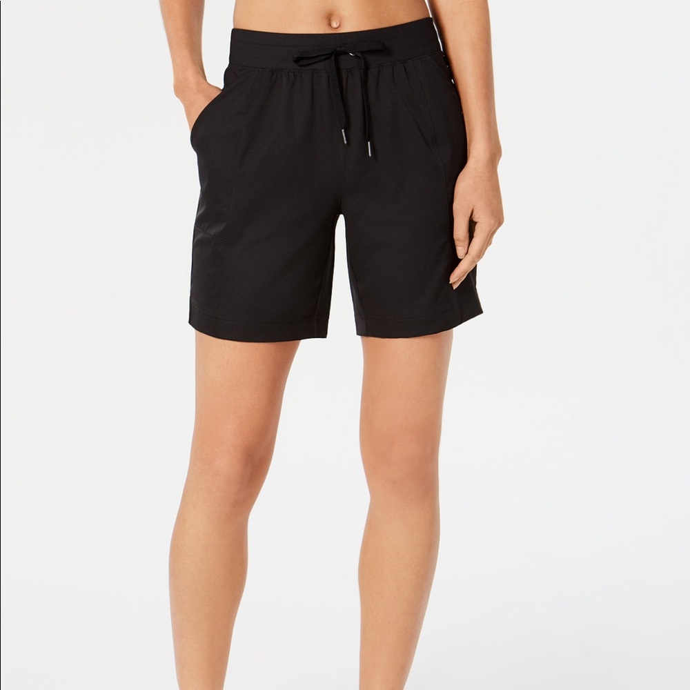 Ideology woman’s 7” Woven Black Short size XS